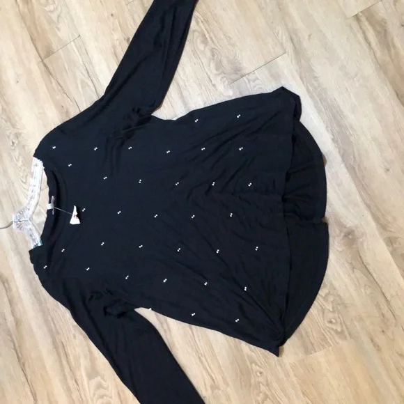 Woman’s Black Beaded Sweater/Shirt - Picture 4 of 6